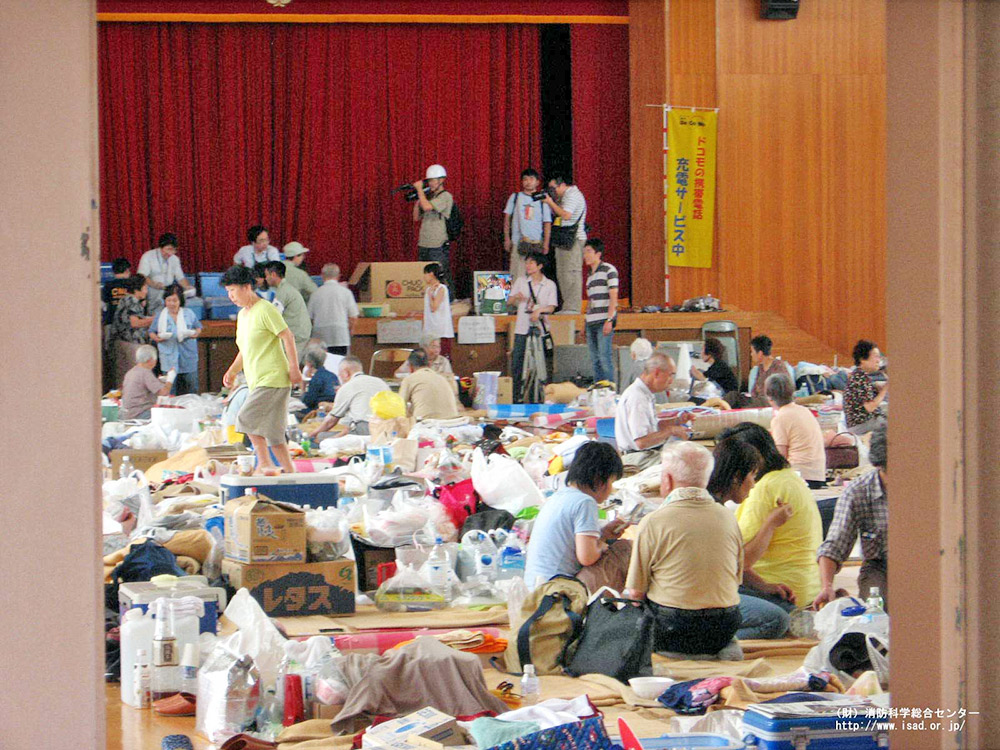 2007年 中越沖地震避難所の生活の様子